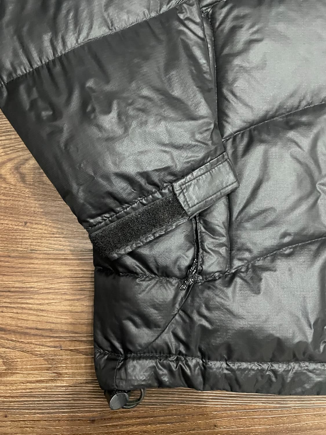 노스페이스 아콘카구아 써밋 다운 패딩 자켓 블랙 상품이미지5