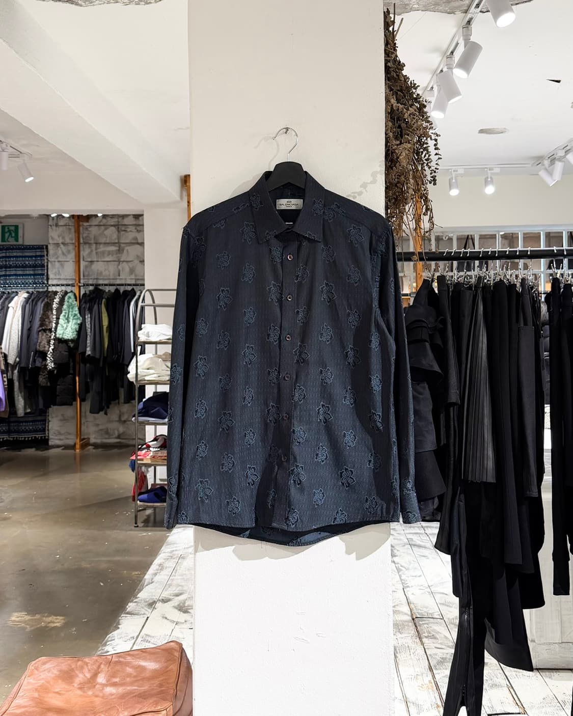 발렌시아가 네이비 플라워 롱슬리브 셔츠 상품이미지1