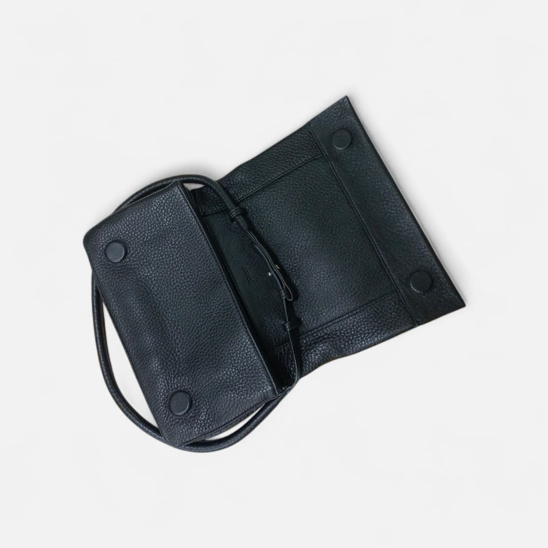 어트 폴디드백 블랙 autt folded bag 낫띵리튼 파사드패턴 가방 상품이미지6