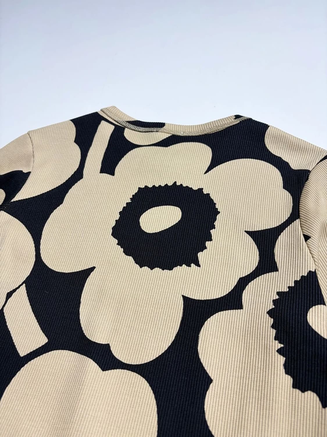 마리메코 24SS 툴바 우니코 립 롱 슬리브 R2226 상품이미지4