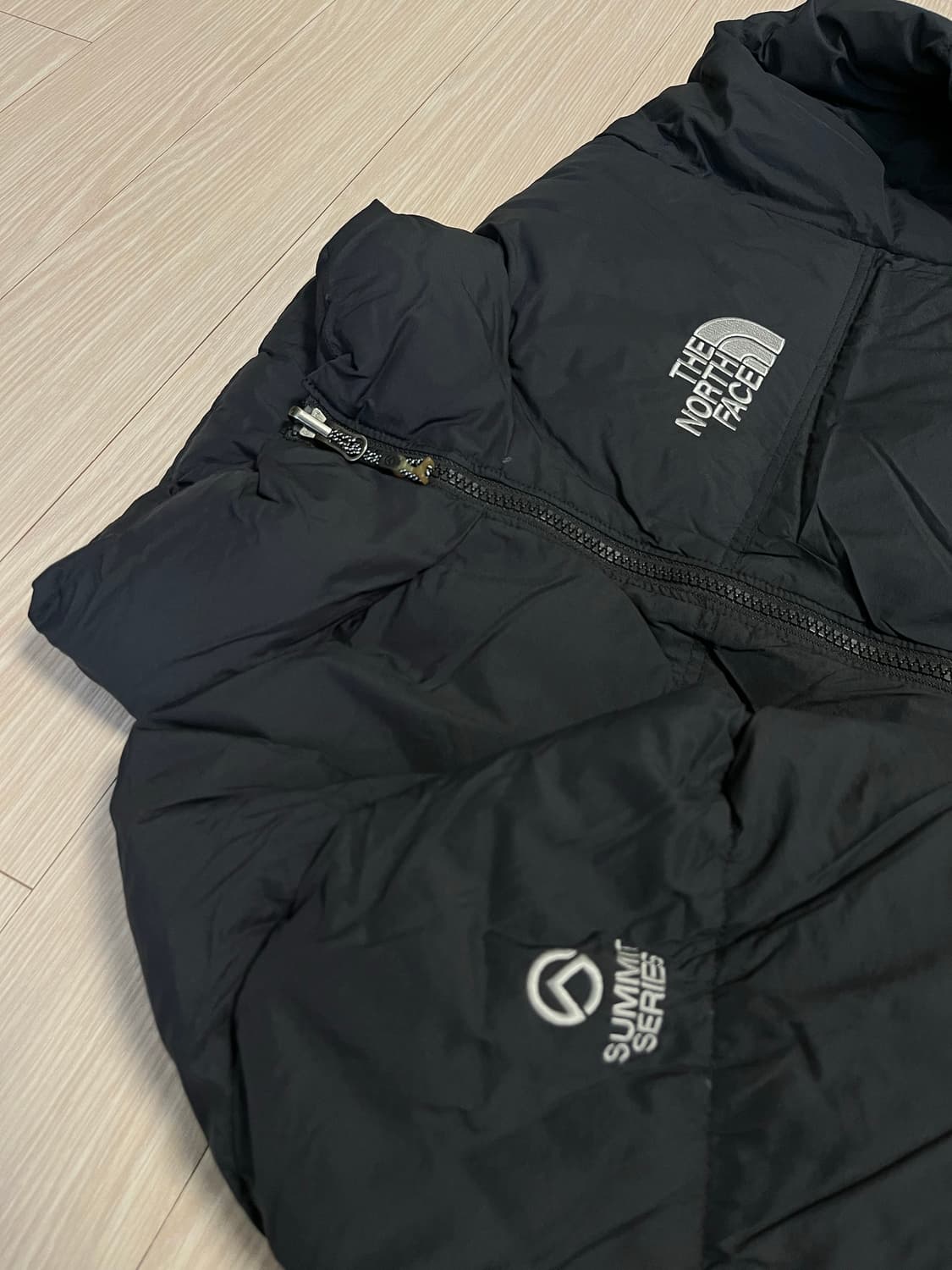 노스페이스 눕시 한정판 패딩 블랙 M 상품이미지2