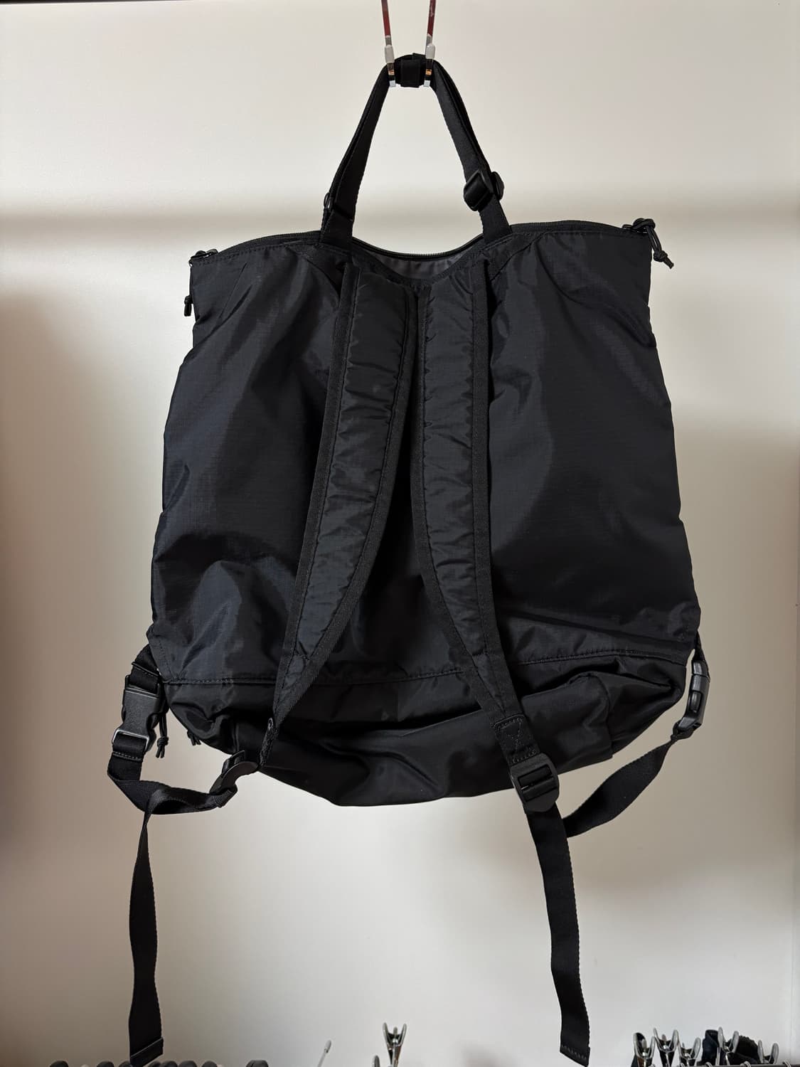 유니클로 유니포터 유틸리티 투웨이백 초기버전 블랙 상품이미지2