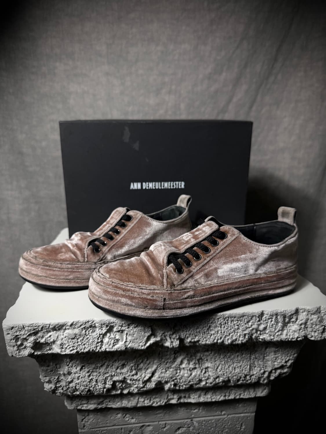 Ann Demeulemeester Velvet  Sneakers  상품이미지1