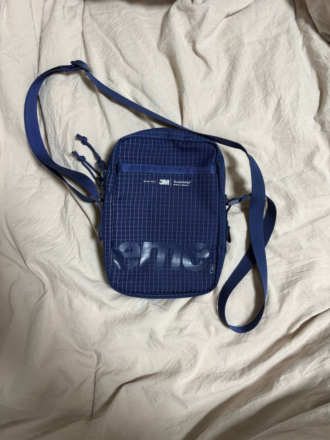 슈프림 숄더백 네이비 24ss 상품이미지3