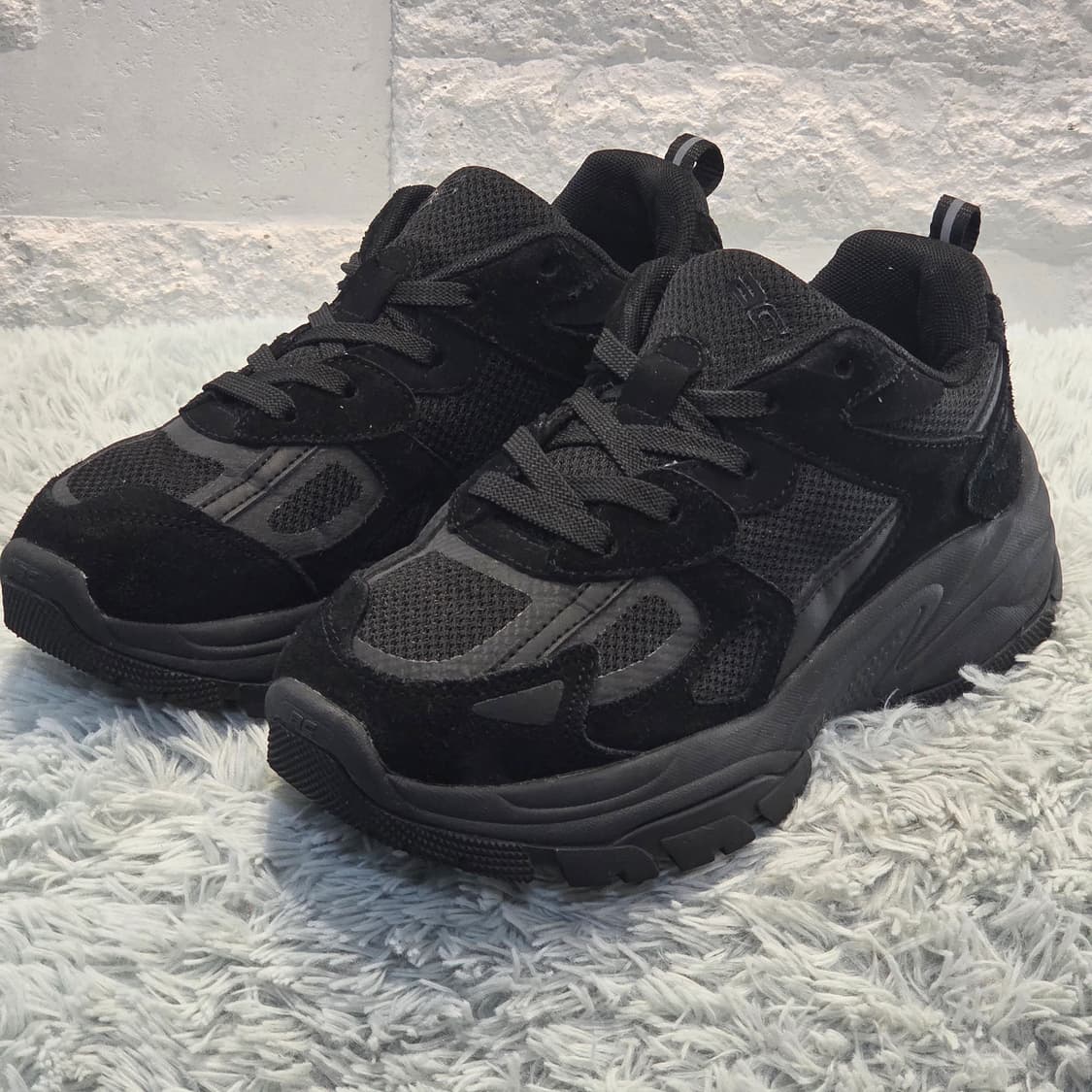 8q-9: 아키클래식 올블랙 스니커즈 235cm-상태굿 상품이미지1