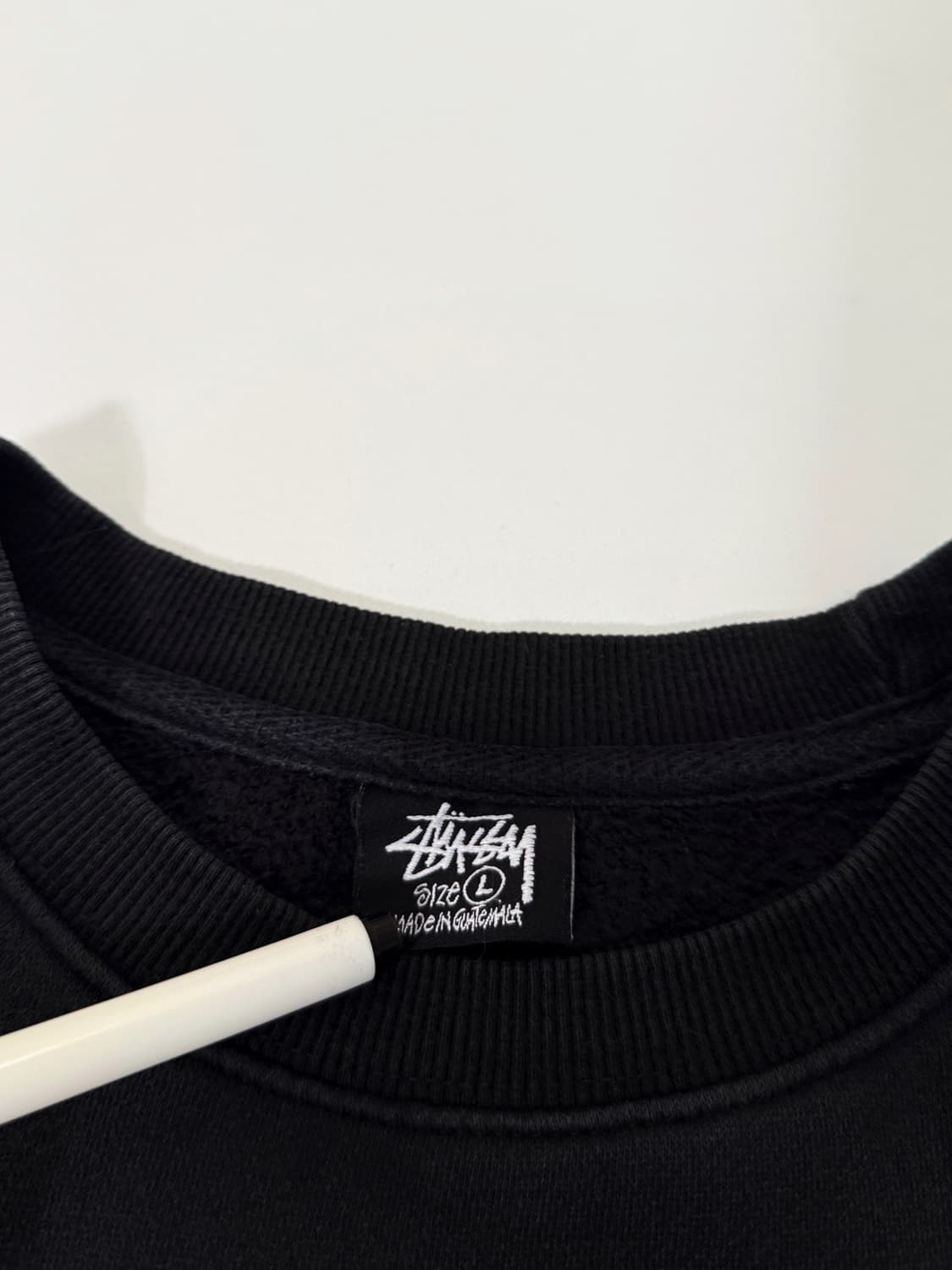 스투시 루즈핏 베이직 스탁로고 블랙 스웻 맨투맨 상품이미지5