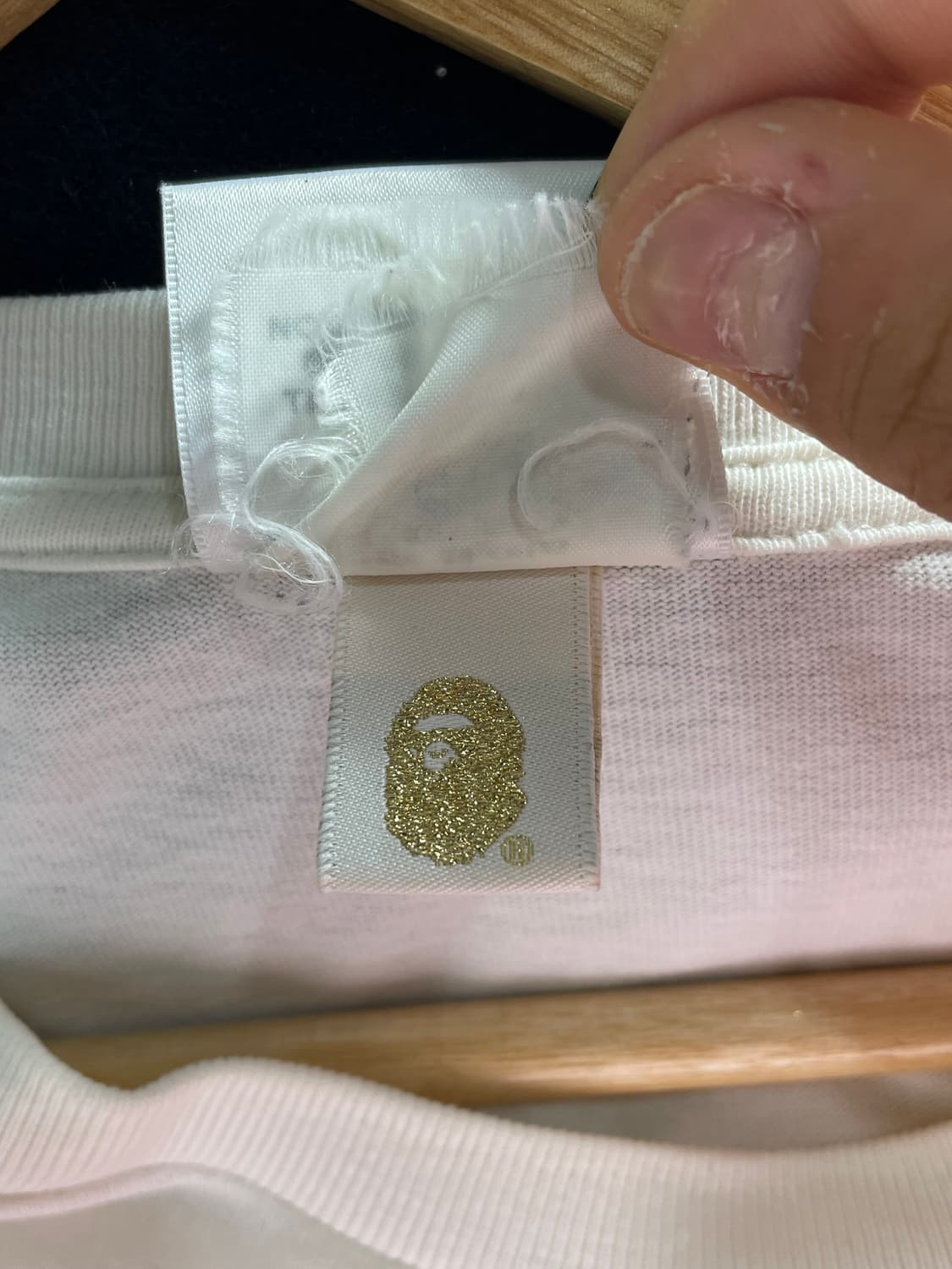 BAPE 베이프 화이트 반팔 티셔츠 레드 로고 상품이미지4