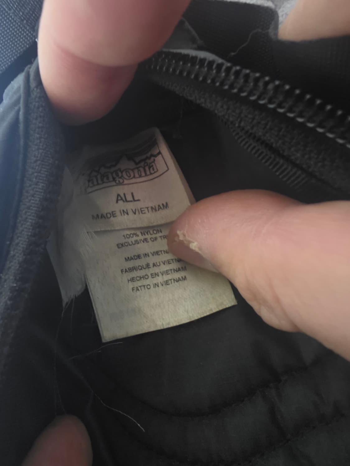 파타고니아 울트라라이트 블랙 홀 미니 힙팩 블랙 상품이미지3