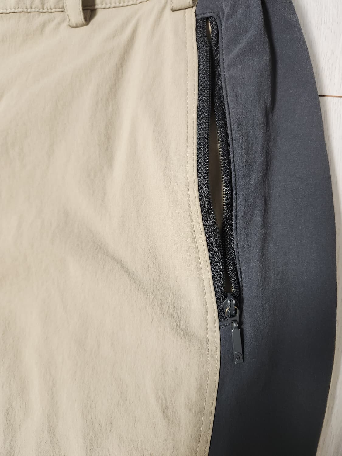 노스페이스 여성용 로버 등산 팬츠 사이즈85

사용감 좀 있고 엉덩이 주 상품이미지5