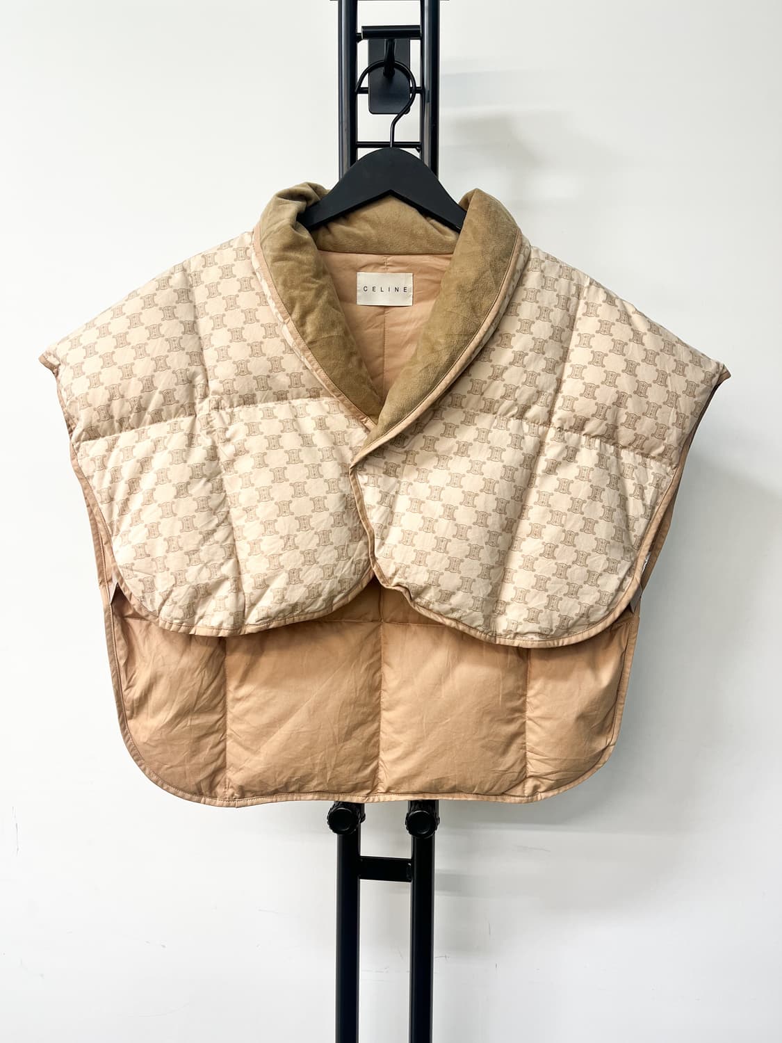 셀린느 트리옹프 다운 베스트 상품이미지1