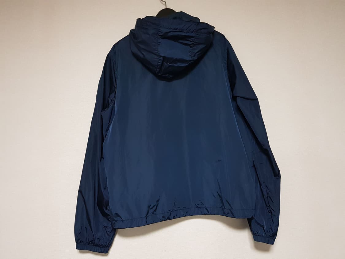 프라다 삼각로고 바람막이 자켓 네이비 상품이미지3