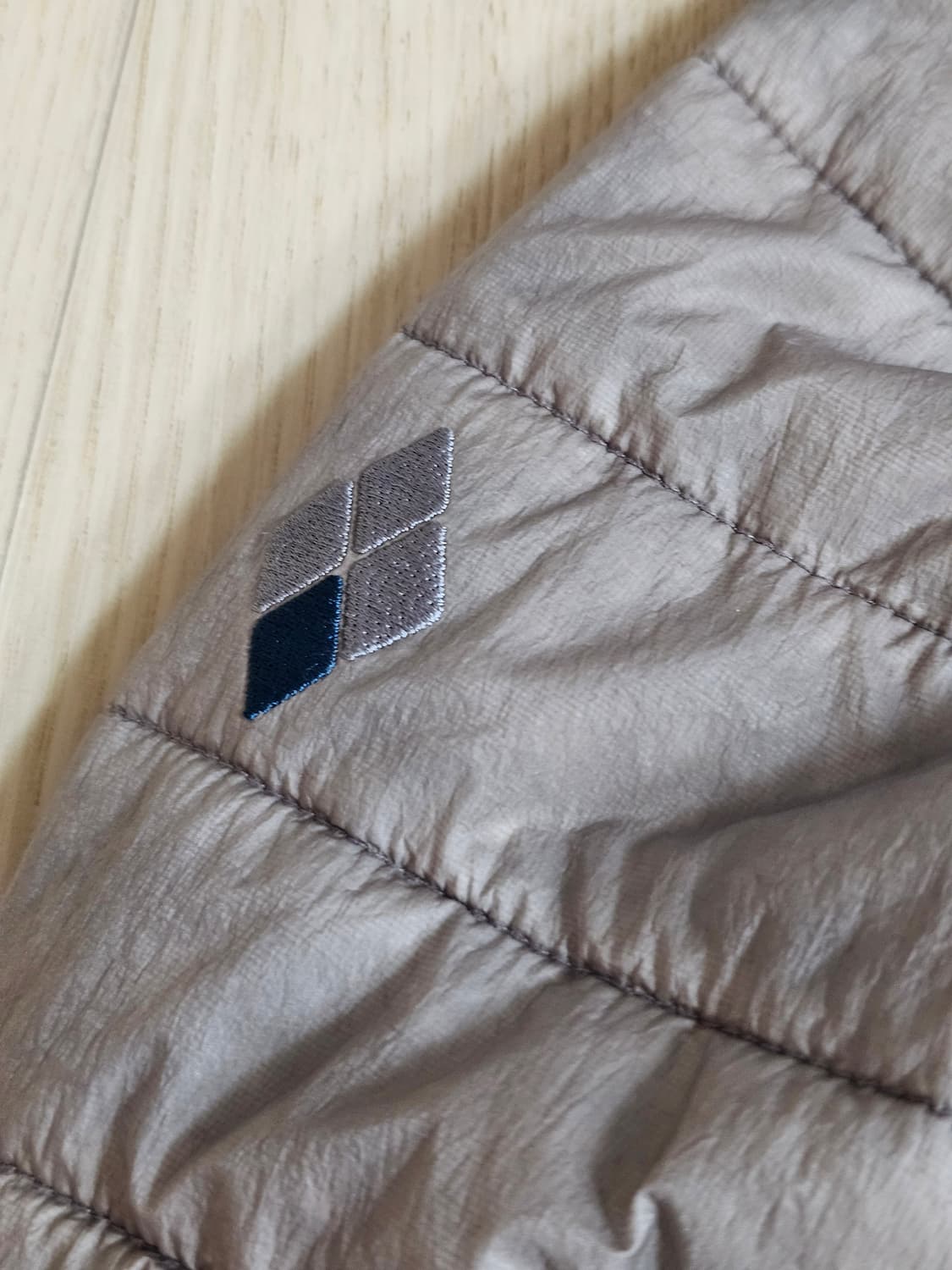 몽벨 경량 구스 다운 패딩 M (95) 실버 그레이 상품이미지4