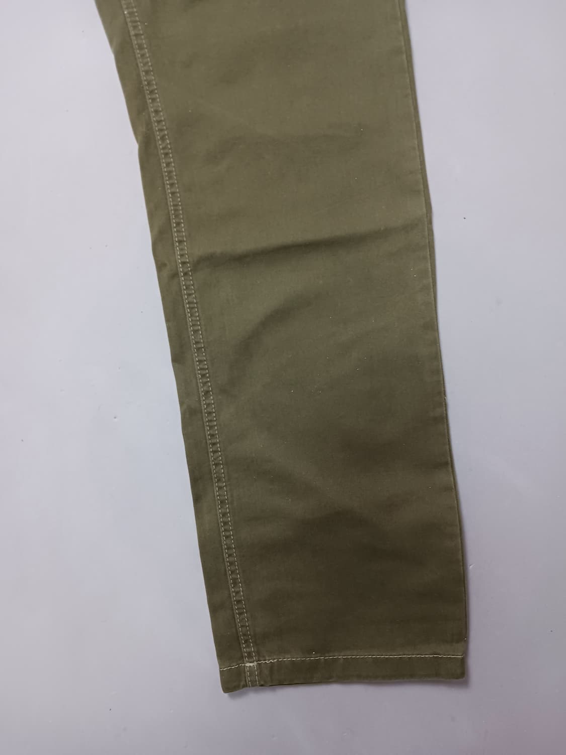 새제품 [34] 슈퍼드라이 슬림2핏 카키 치노 팬츠 상품이미지5