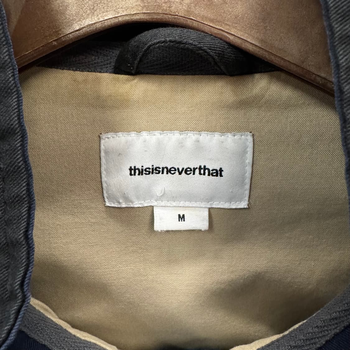 디스이즈네버댓 바람막이 후면 그래픽 프린팅 포인트 블랙 상품이미지6