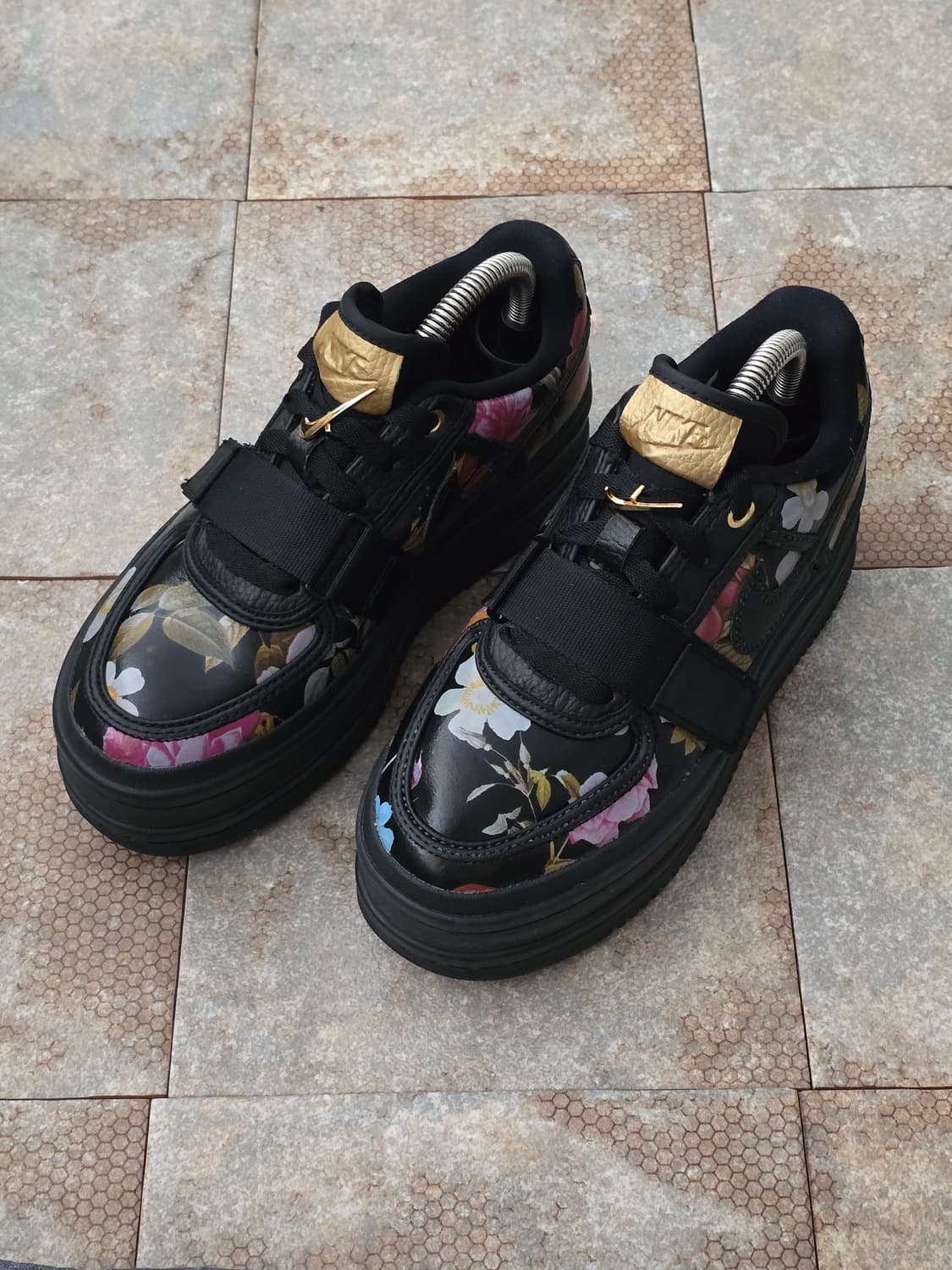 (225)나이키 반달 2k lx 플로럴 상품이미지1