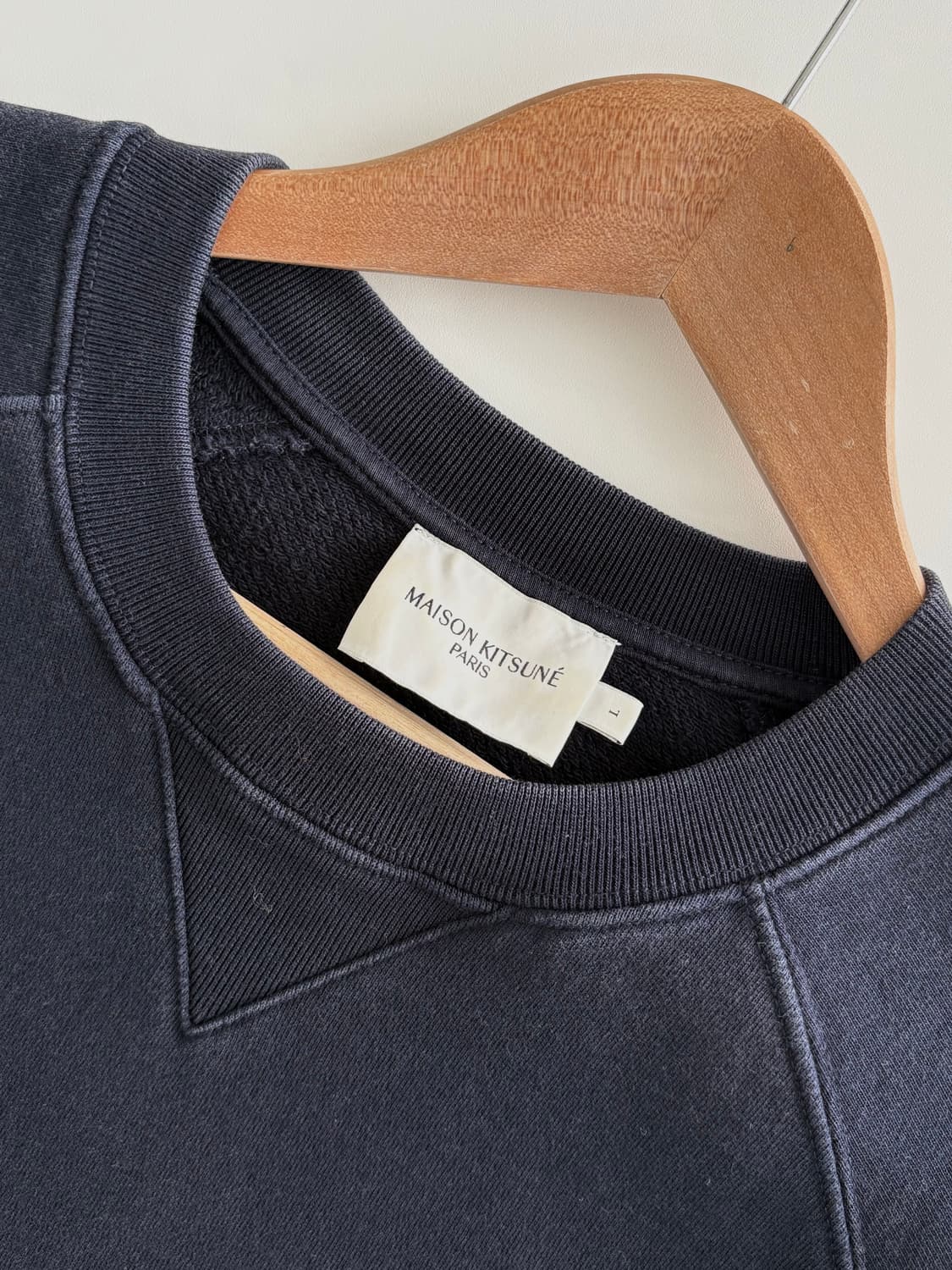 Maison Kitsune 메종키츠네 폭스패치 네이비컬러 맨투맨 상품이미지4