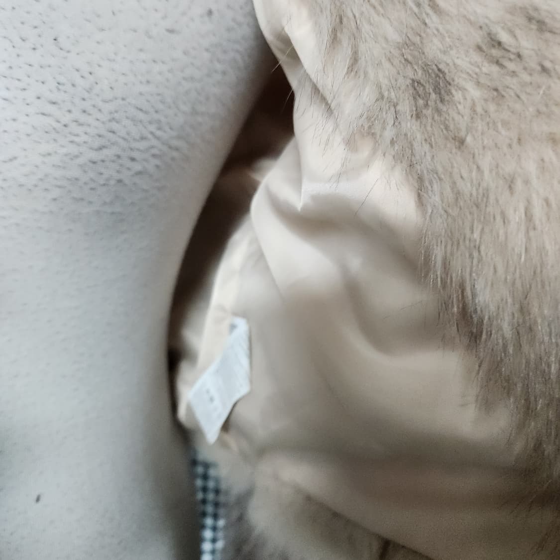 베이지 볼륨 퍼 숏자켓 / 연말·파티룩 상품이미지6