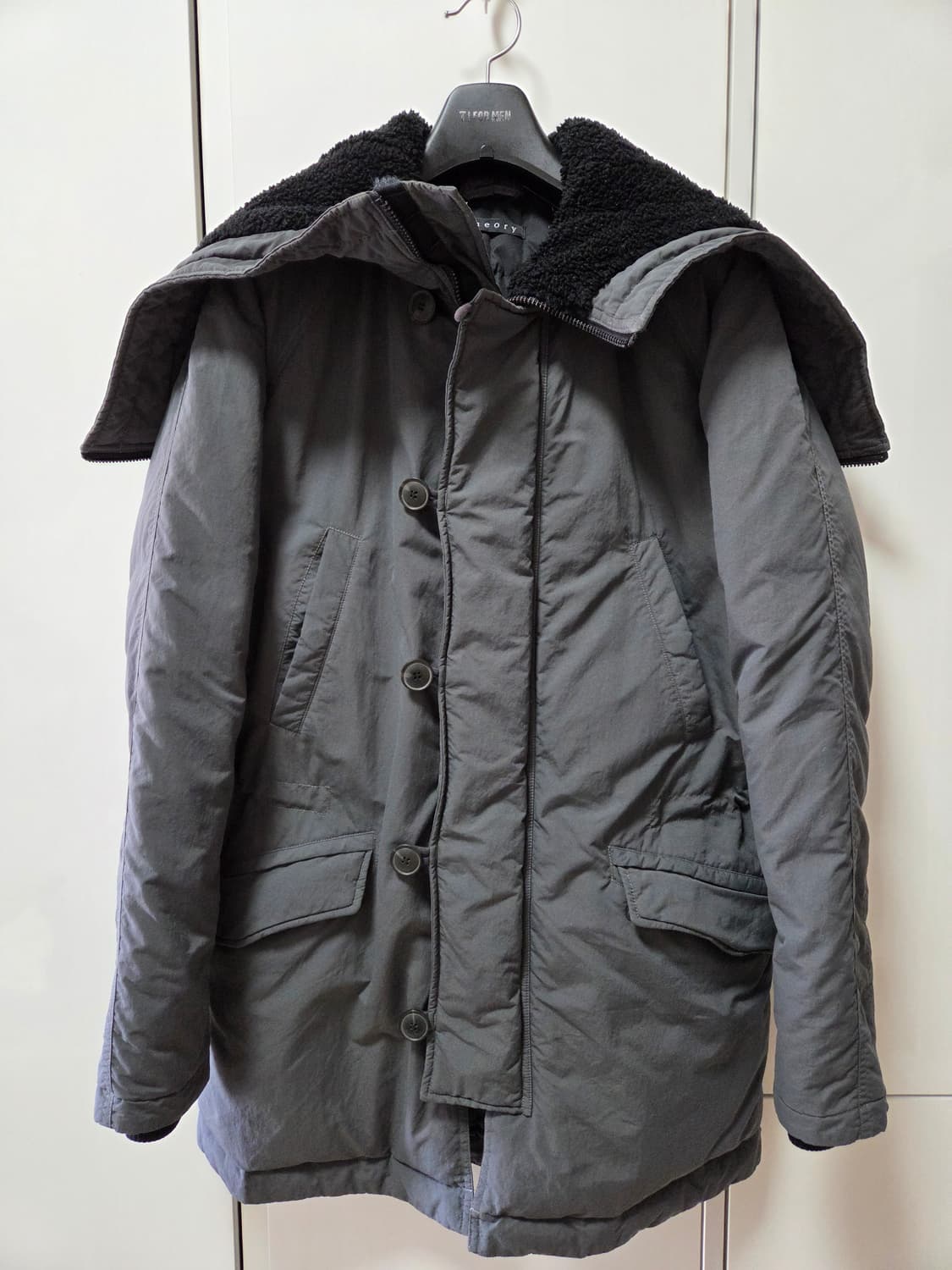 띠어리 구스 다운 패딩 상품이미지1