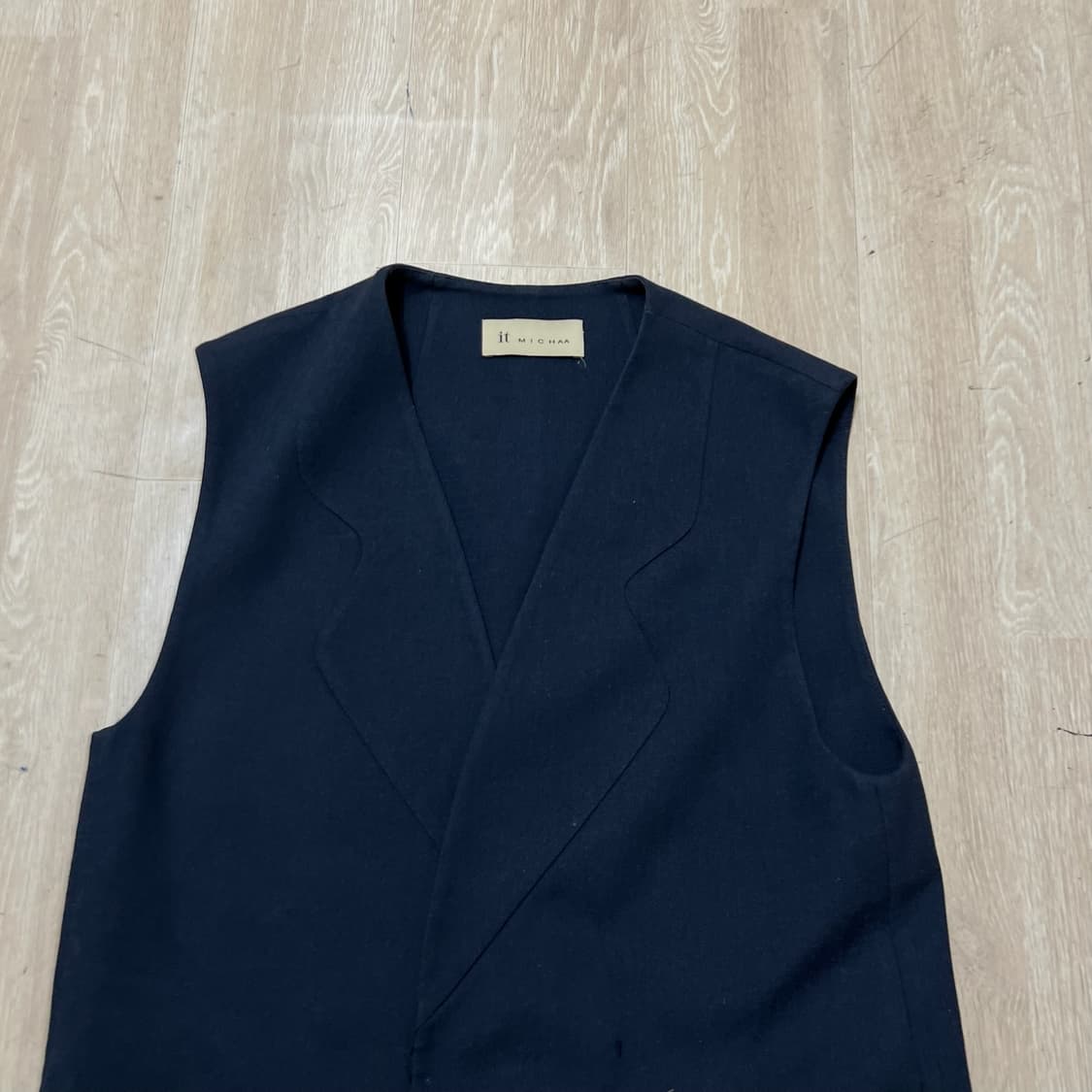 잇미샤 여성 미니멀 노카라 베스트 원피스 82-88-160  상품이미지2