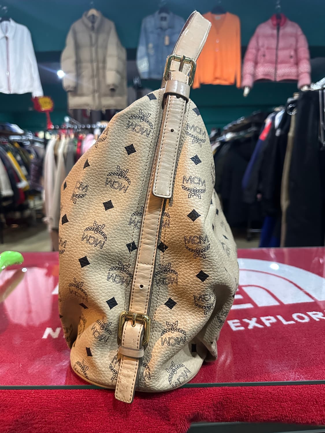 MCM 아이보리 숄더백 상품이미지5