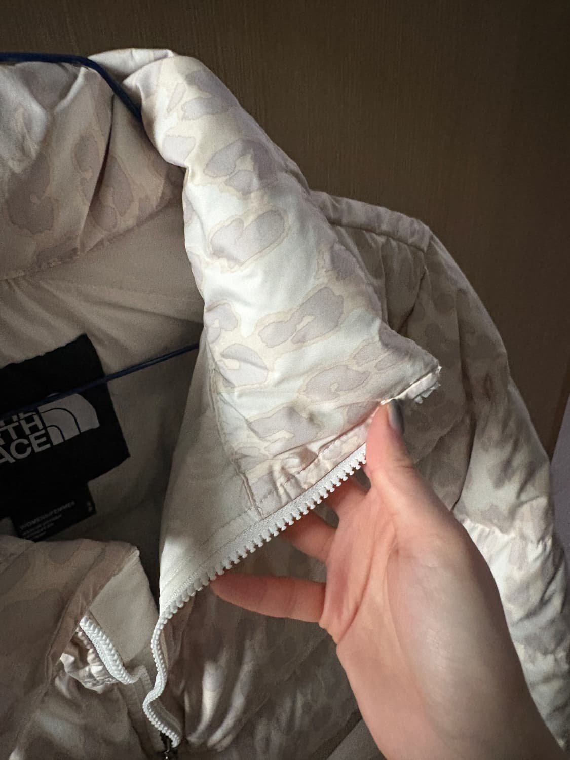 노스페이스 프린트눕시 숏 자켓 실버그레이 레오파드 S 상품이미지4