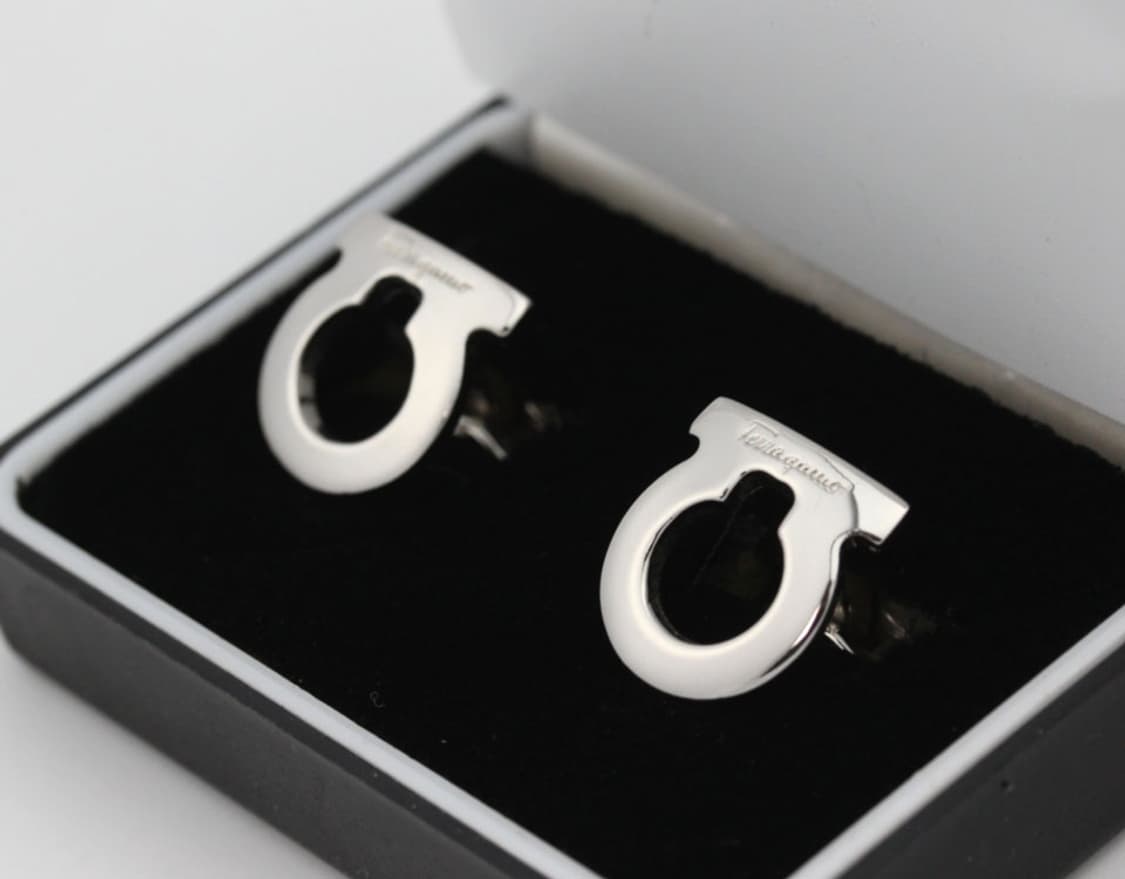 페라가모 A-등급 간치니 유광 남자 명품 커프스 상품이미지1