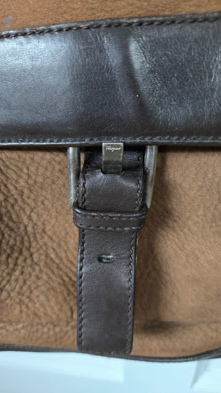 살바토레 페라가모 빈티지 레더 메신저백 상품이미지4