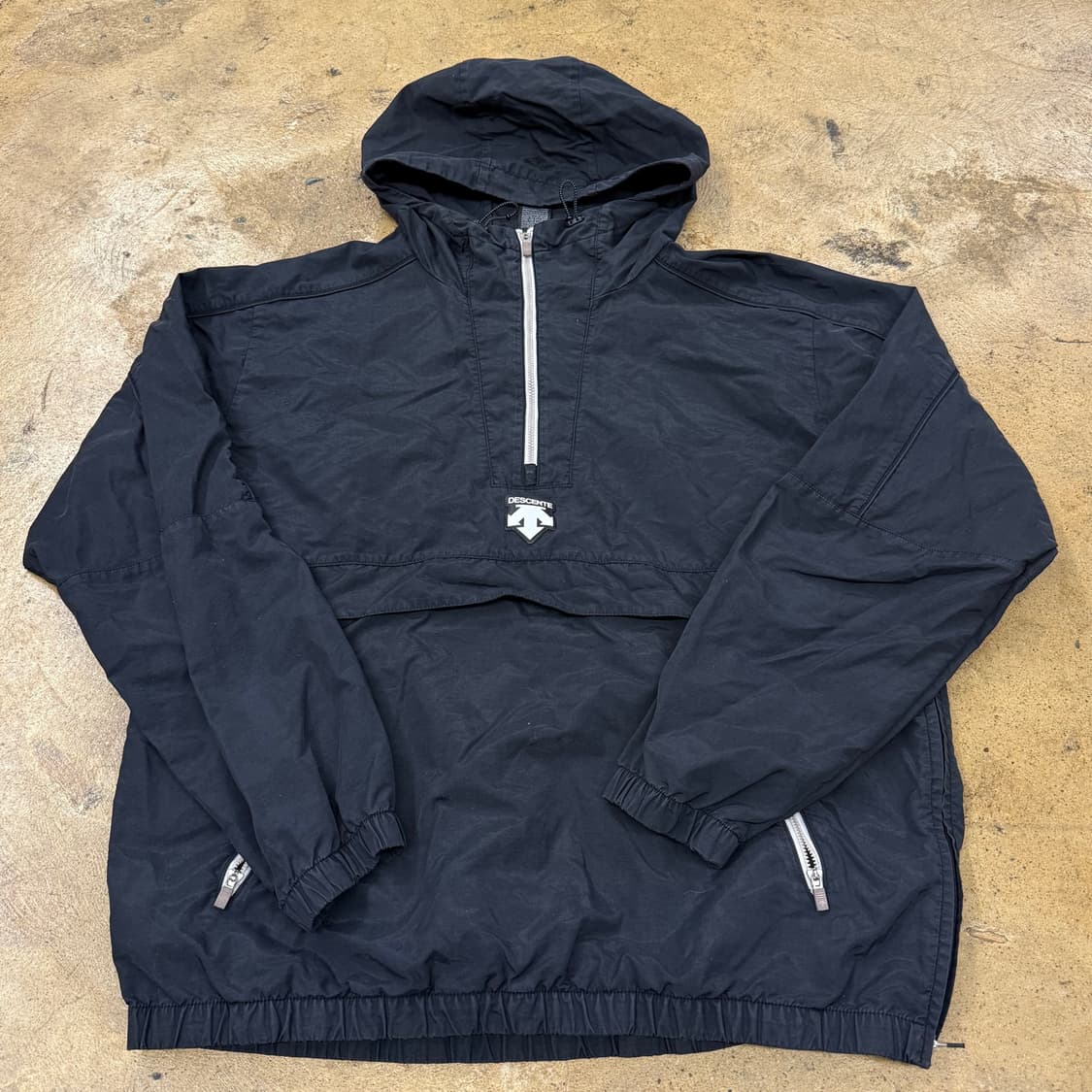 [정품/100] 데상트 블랙 아노락 후드 바람막이 b16 상품이미지2