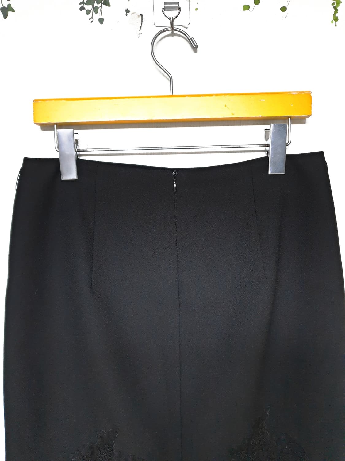 JIGOTT 정품 실크레이스 미디스커트 66 블랙 상품이미지4