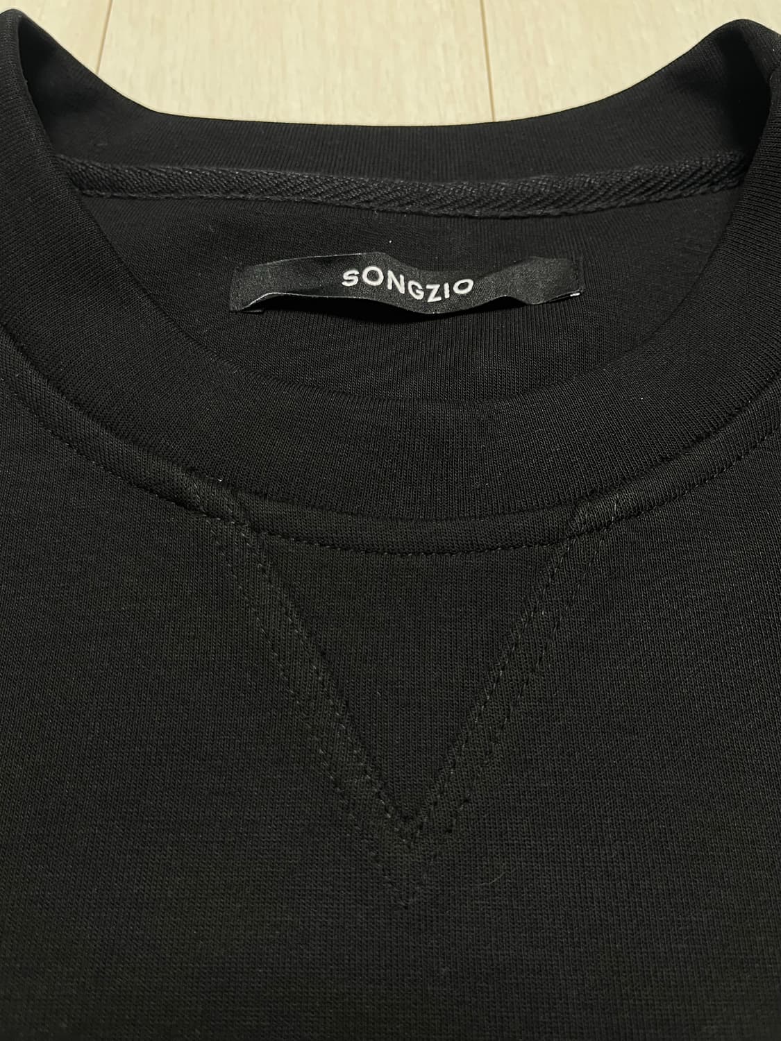 Songzio 자수 맨투맨 상품이미지4