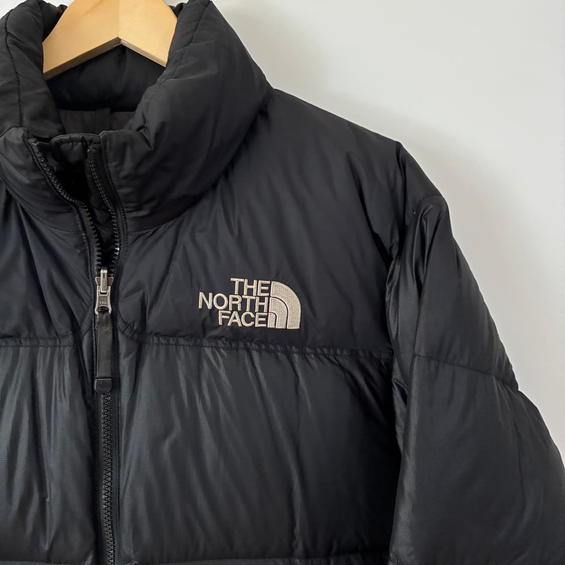 노스페이스 700 블랙 눕시 패딩 상품이미지2