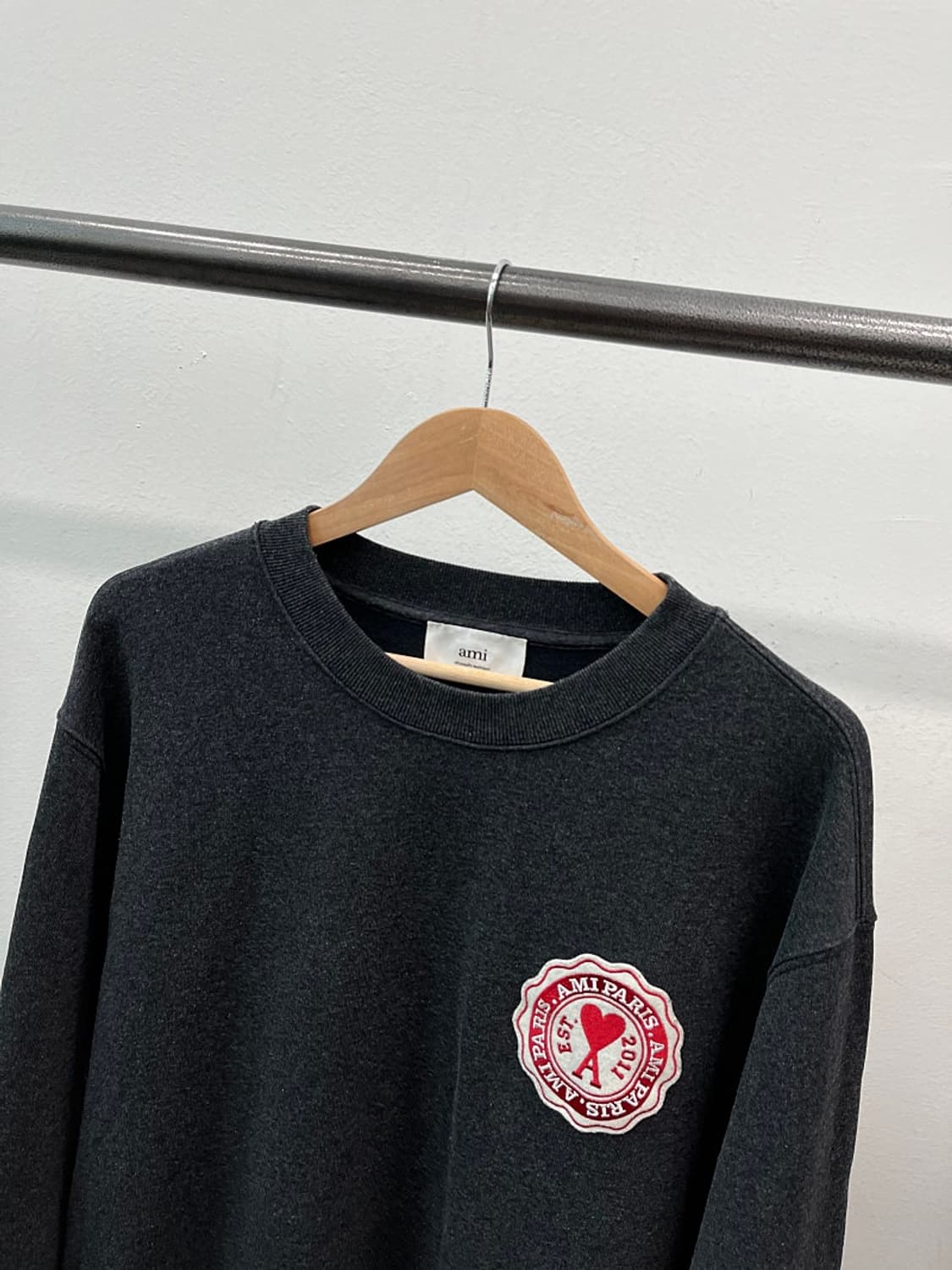 100-105) 아미 하트패치 맨투맨  상품이미지2