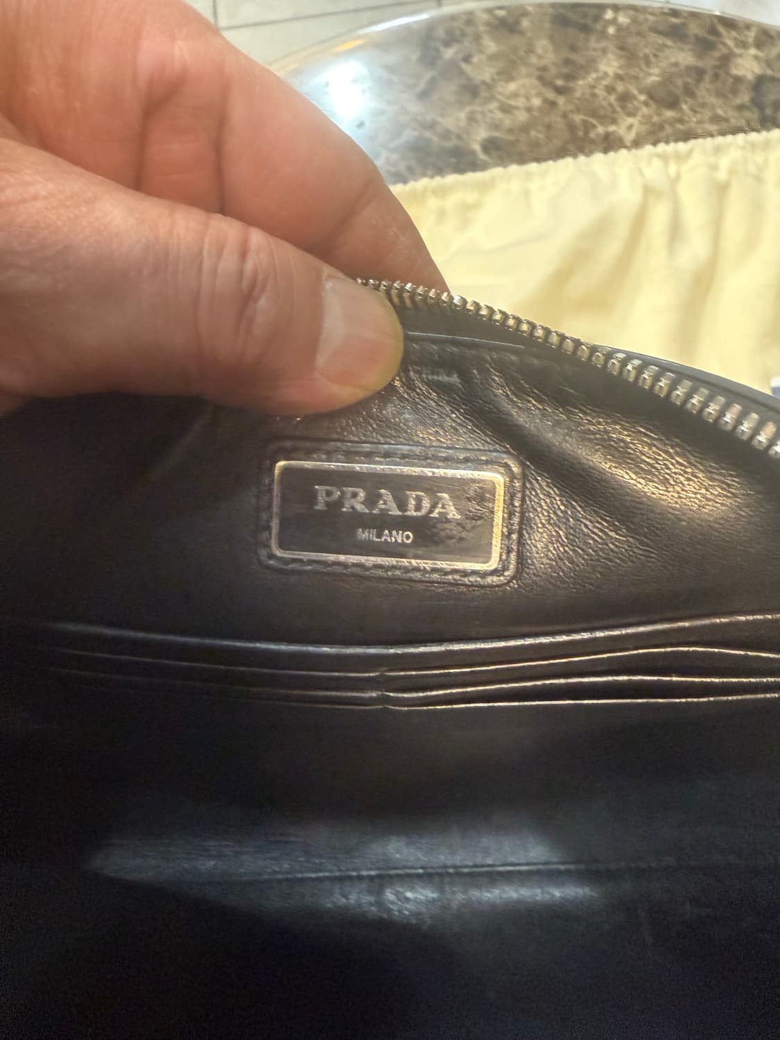 정품 프라다 사피아노 클러치 팝니다 상품이미지8