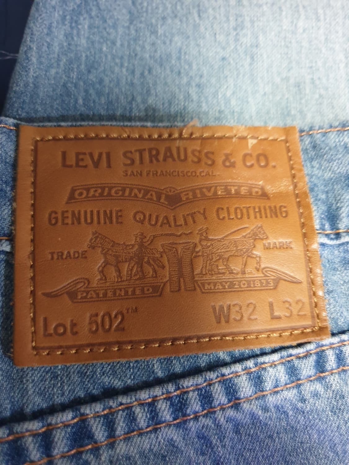 리바이스 502 레귤러 테이퍼드핏 프리미엄 워싱 데님팬츠 인디고 (32) 상품이미지3