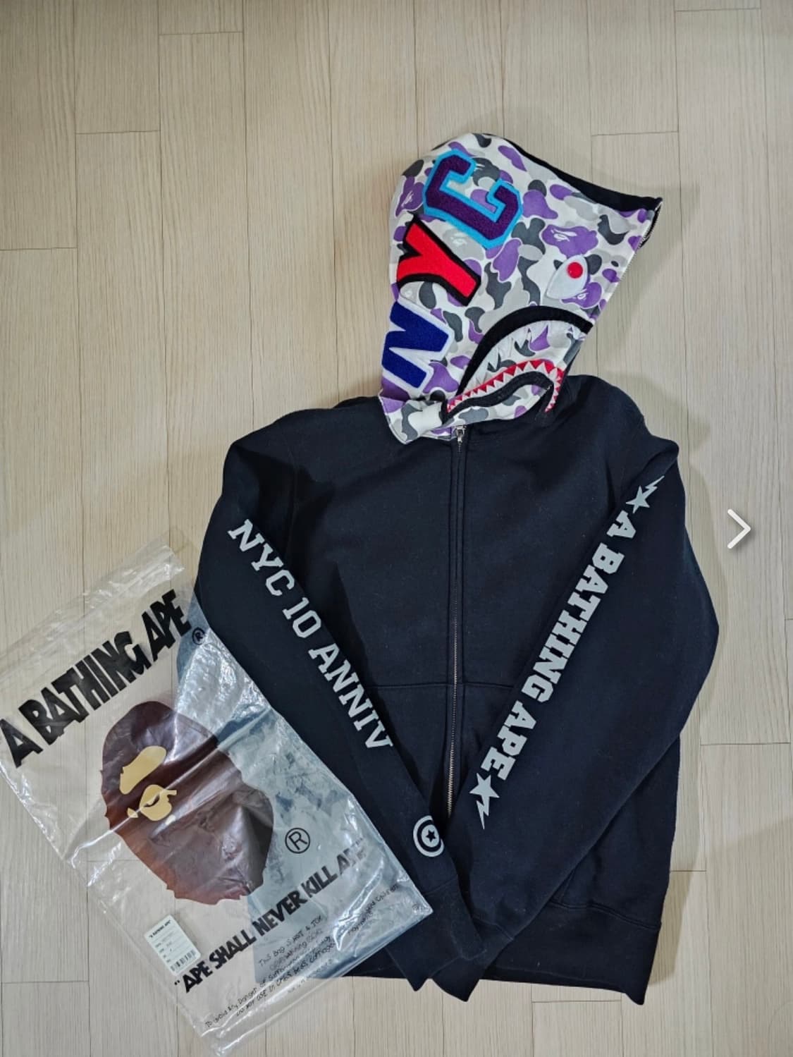 베이프 NYC 10주년 한정판 샤크 풀 집 후디 블랙 상품이미지1