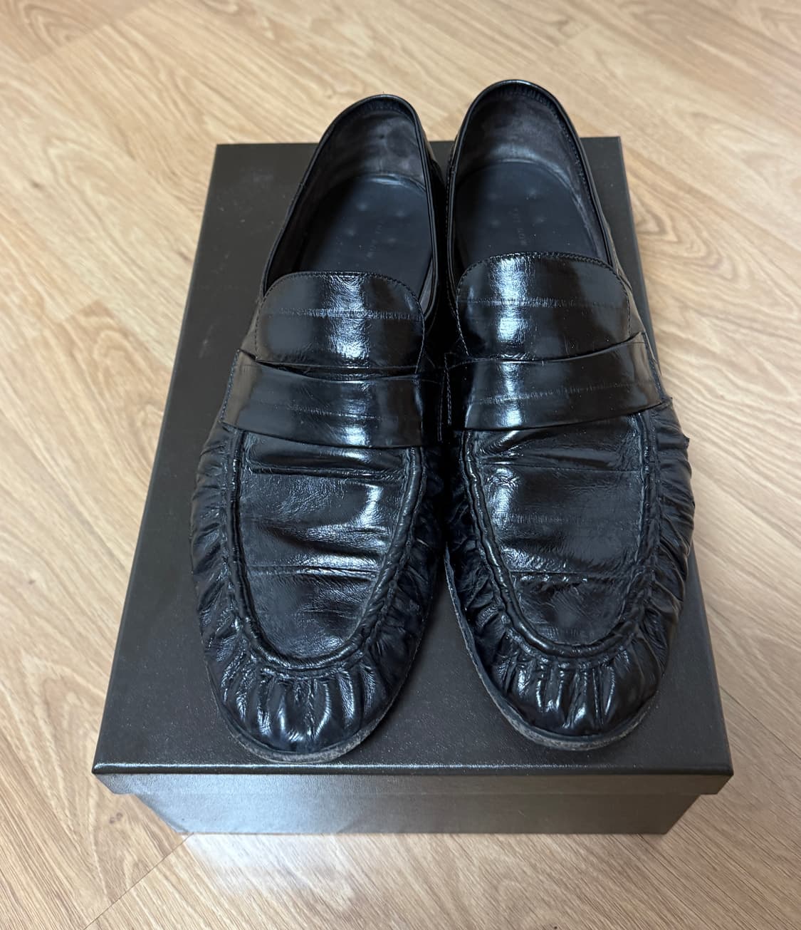 더로우 eel soft loafer 43.5사이즈
The row 상품이미지1