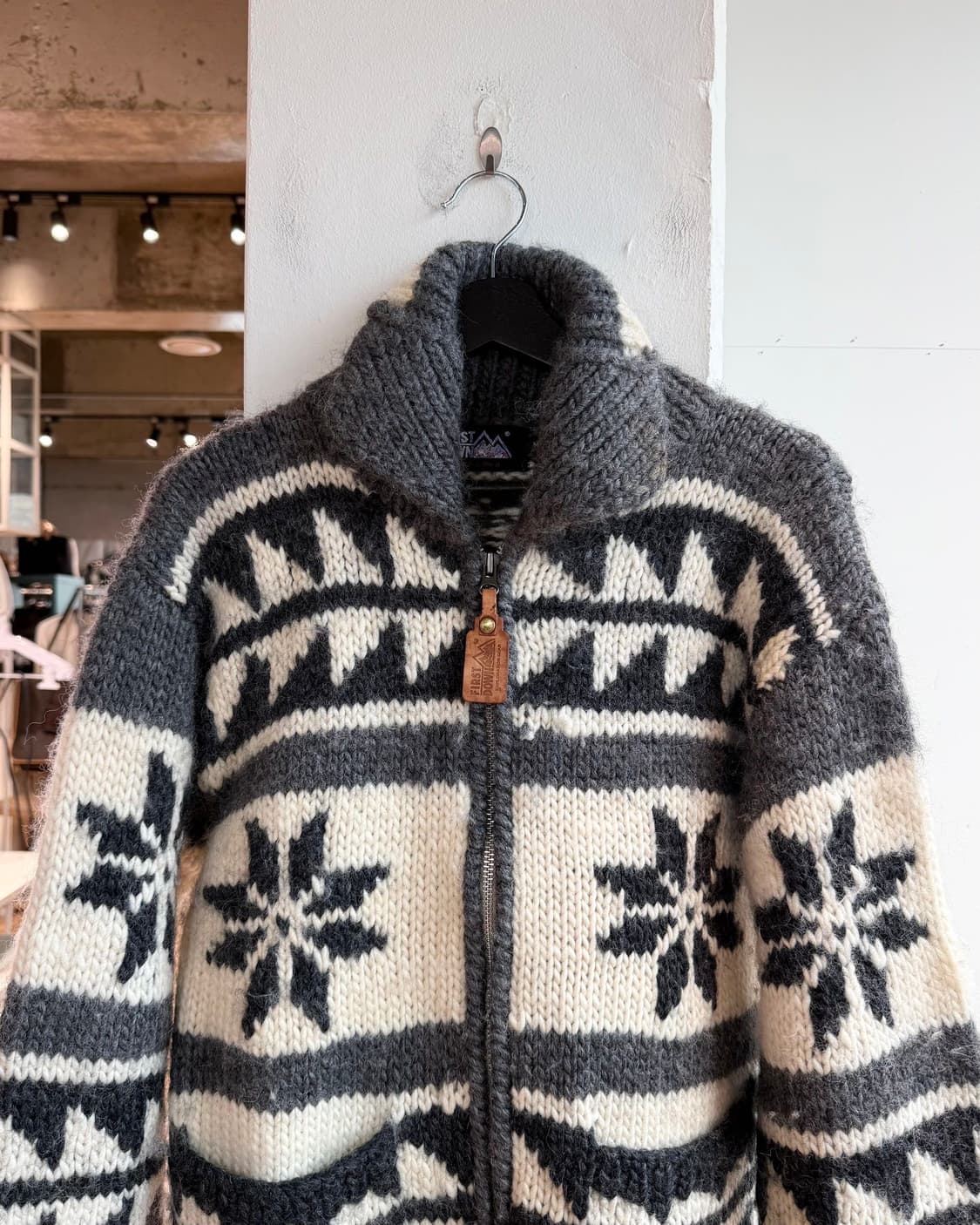 퍼스트 다운 그레이 헤비 울 코위찬 니트 가디건  상품이미지3