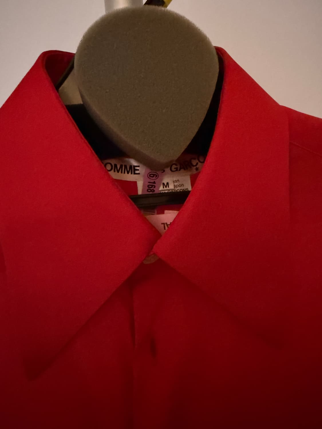 [꼼데가르송] 레드 셔츠 M 사이즈 새것 한 번 시착 상품이미지4
