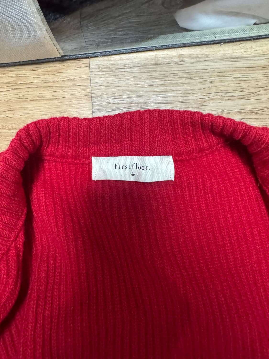 퍼스트플로어 라운드넥 가디건 비비드레드 46 상품이미지6