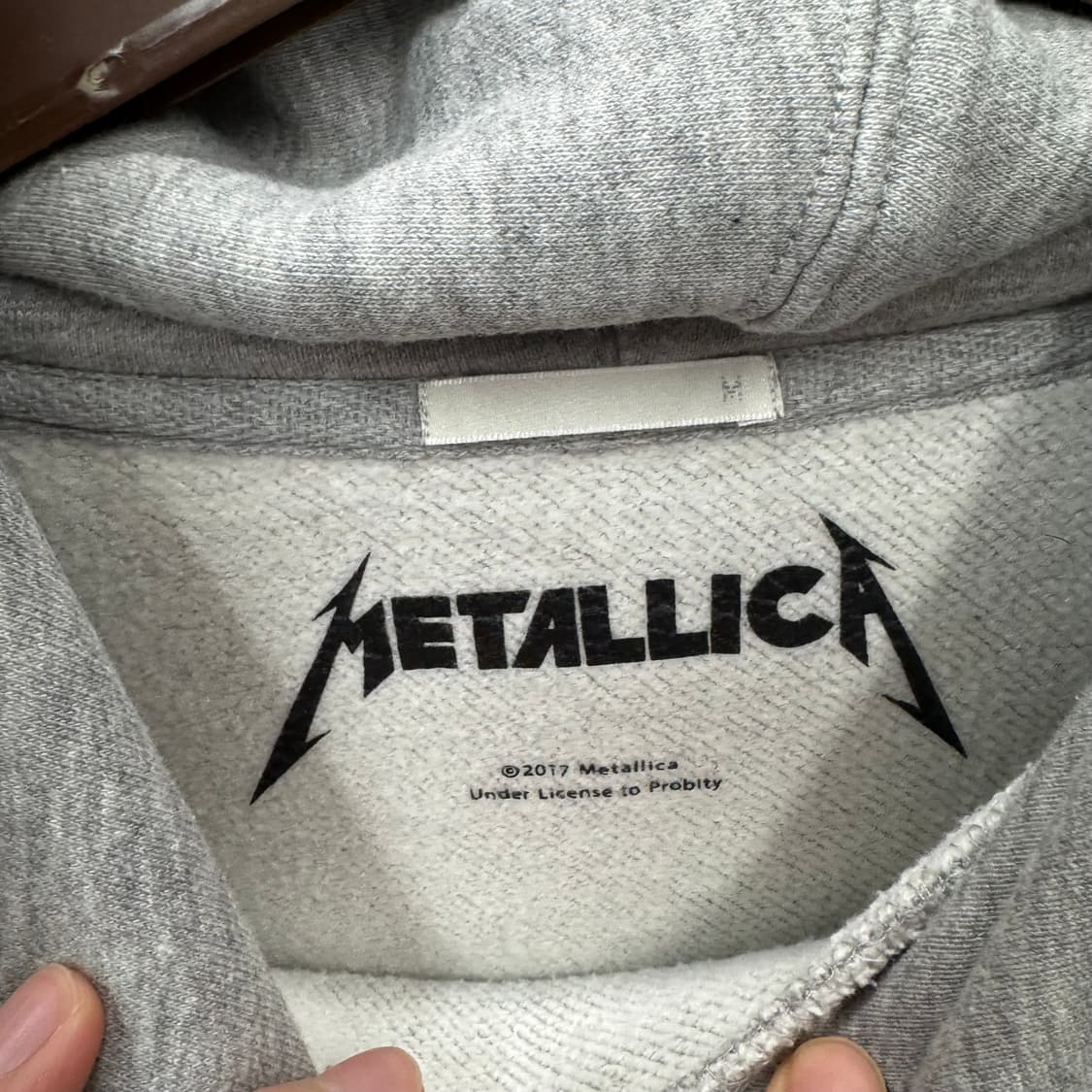 2017 지유 X 메탈리카 스웻셔츠 후드 전후면 프린팅 디테일 그레이 상품이미지8