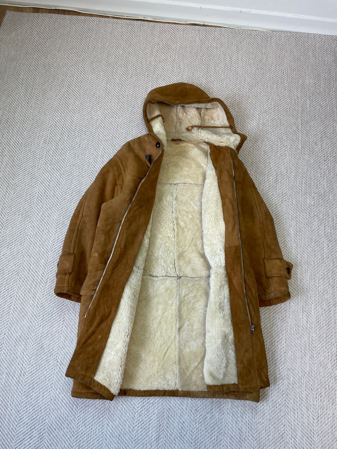 리얼 스웨이드 무톤 셰퍼드 후드 토글 코트  상품이미지3