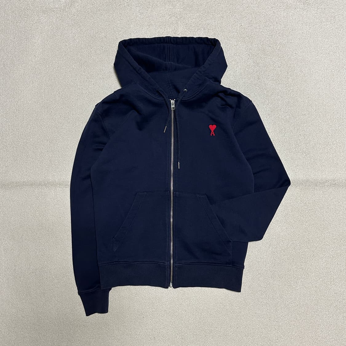 아미 21SS 하트 스몰 로고 자수 후드집업 상품이미지1