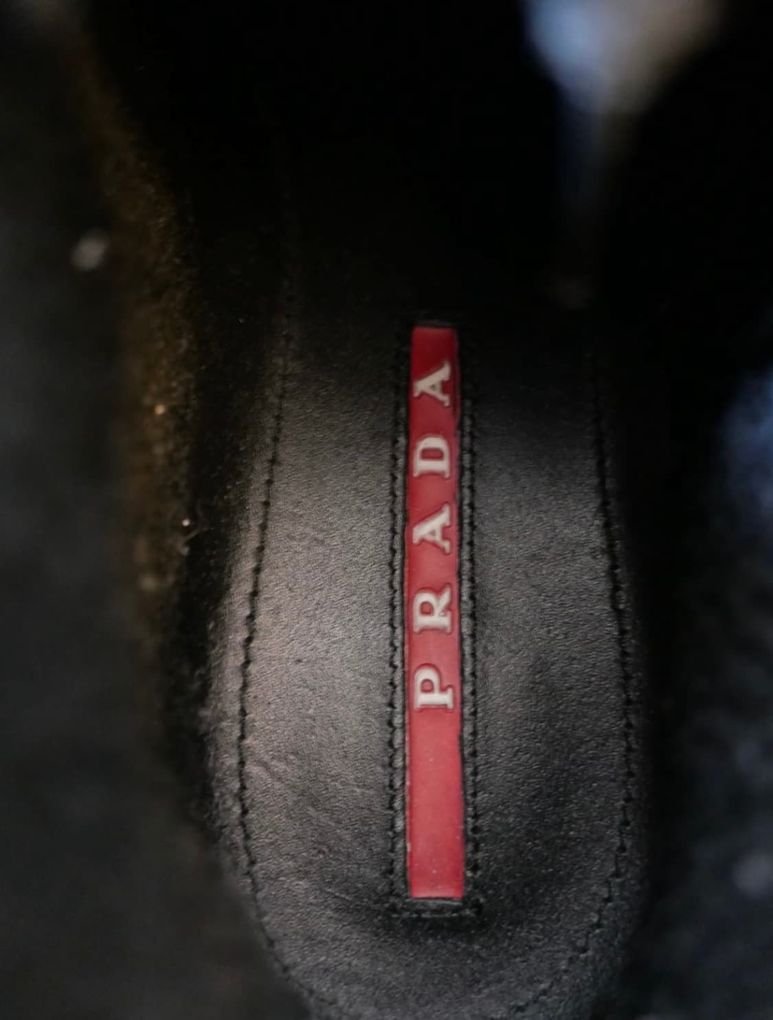 프라다 스포츠 스웨이드 스니커즈 상품이미지3