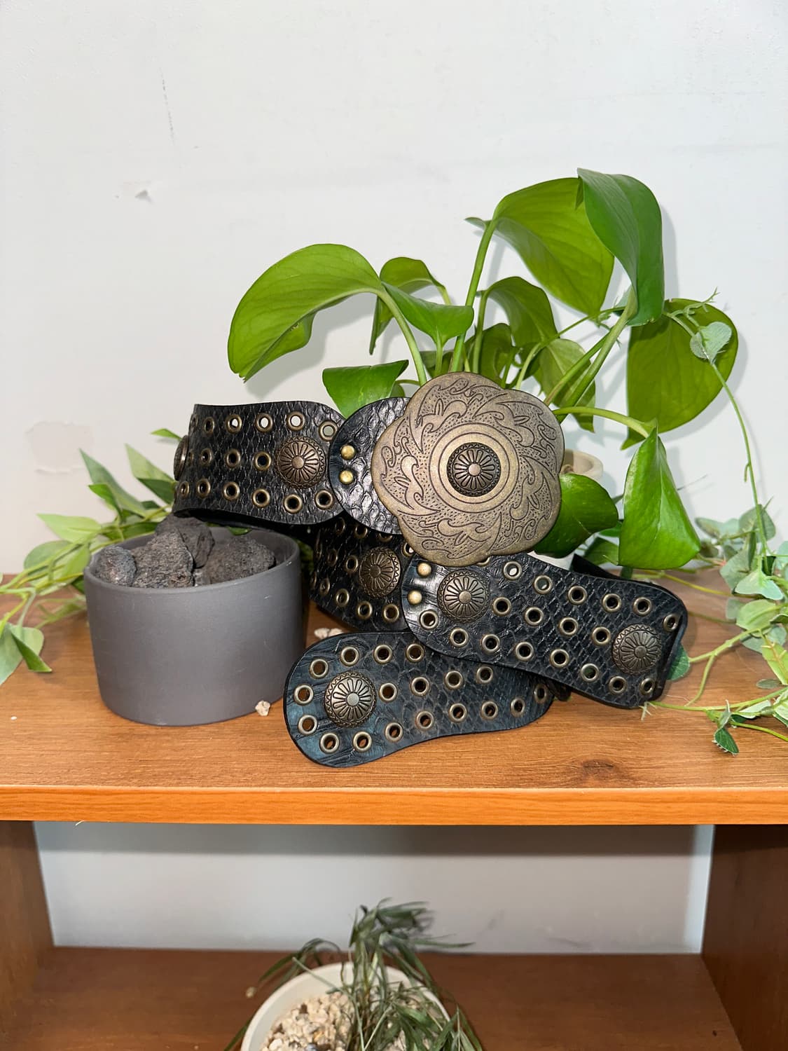 Bold flower punching belt 상품이미지1