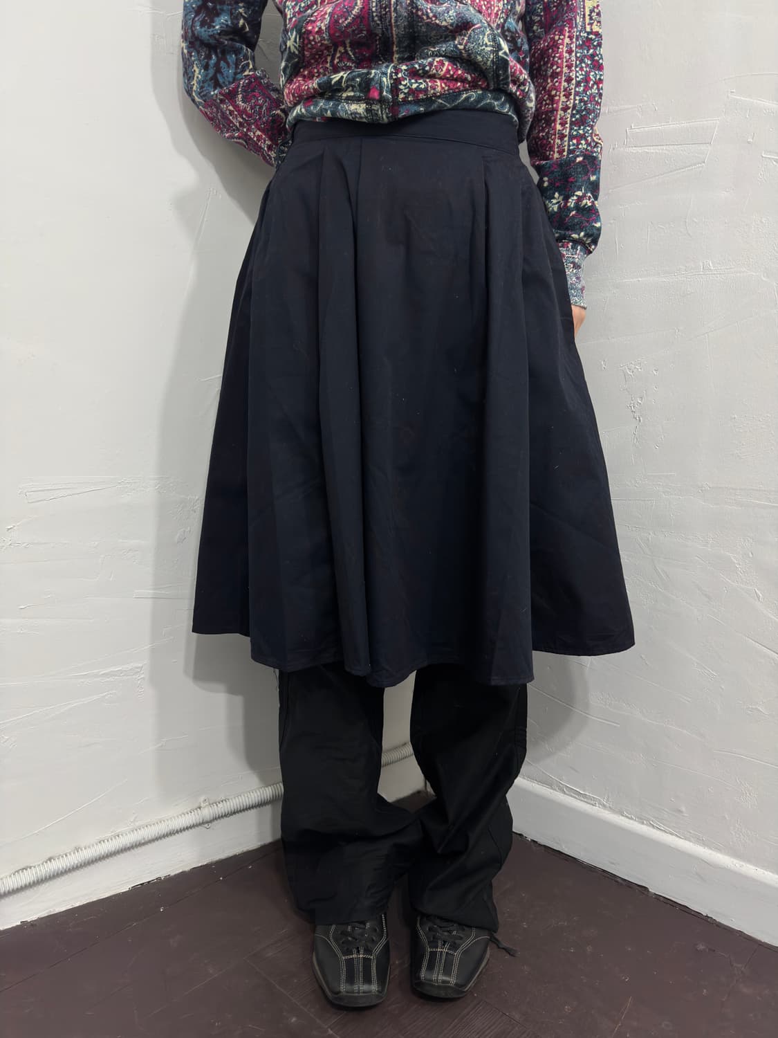 earth navy pleats midi skirt 상품이미지4