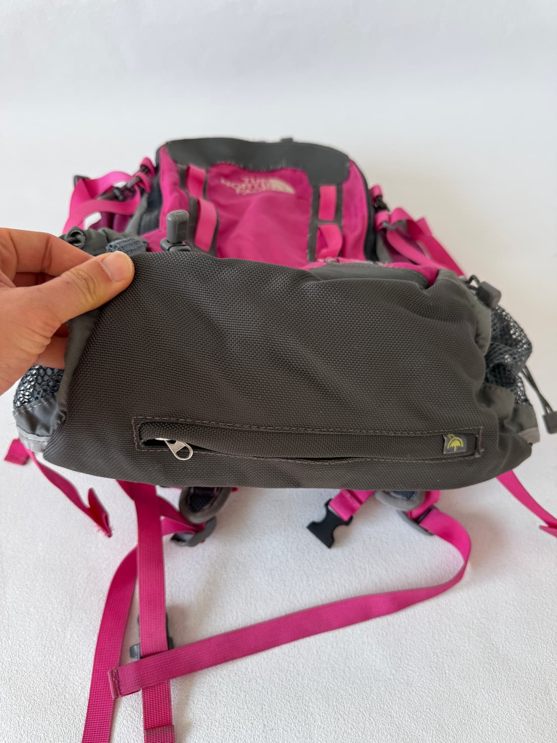 노스페이스(THE NORTH FACE) 핑크 28L 백팩 상품이미지7