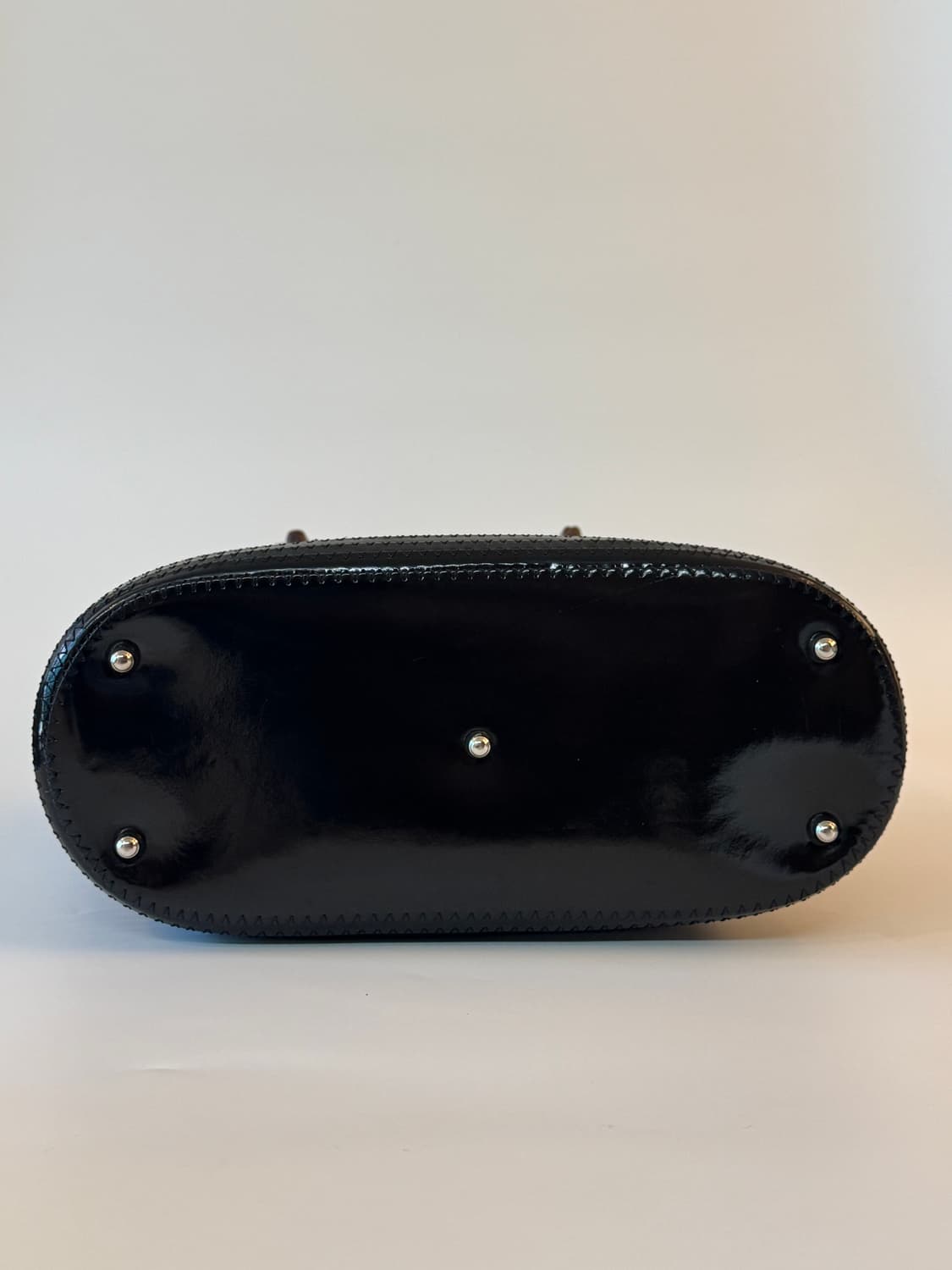 구찌(Gucci) 뱀부 에나멜 레더 토트백 상품이미지4