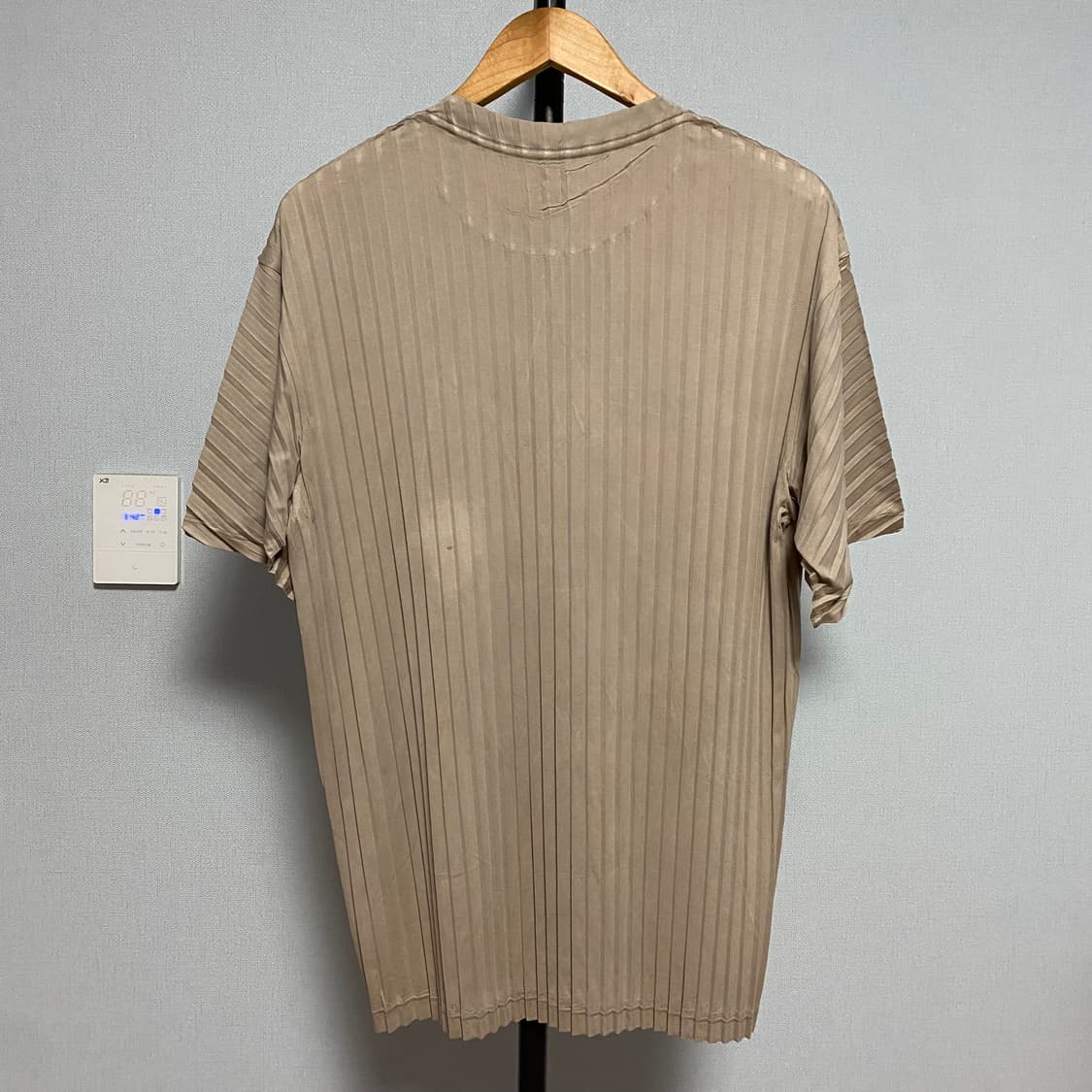 [L] 새티스파이 아우라라이트 플리츠 티셔츠 미네랄 듄 상품이미지2