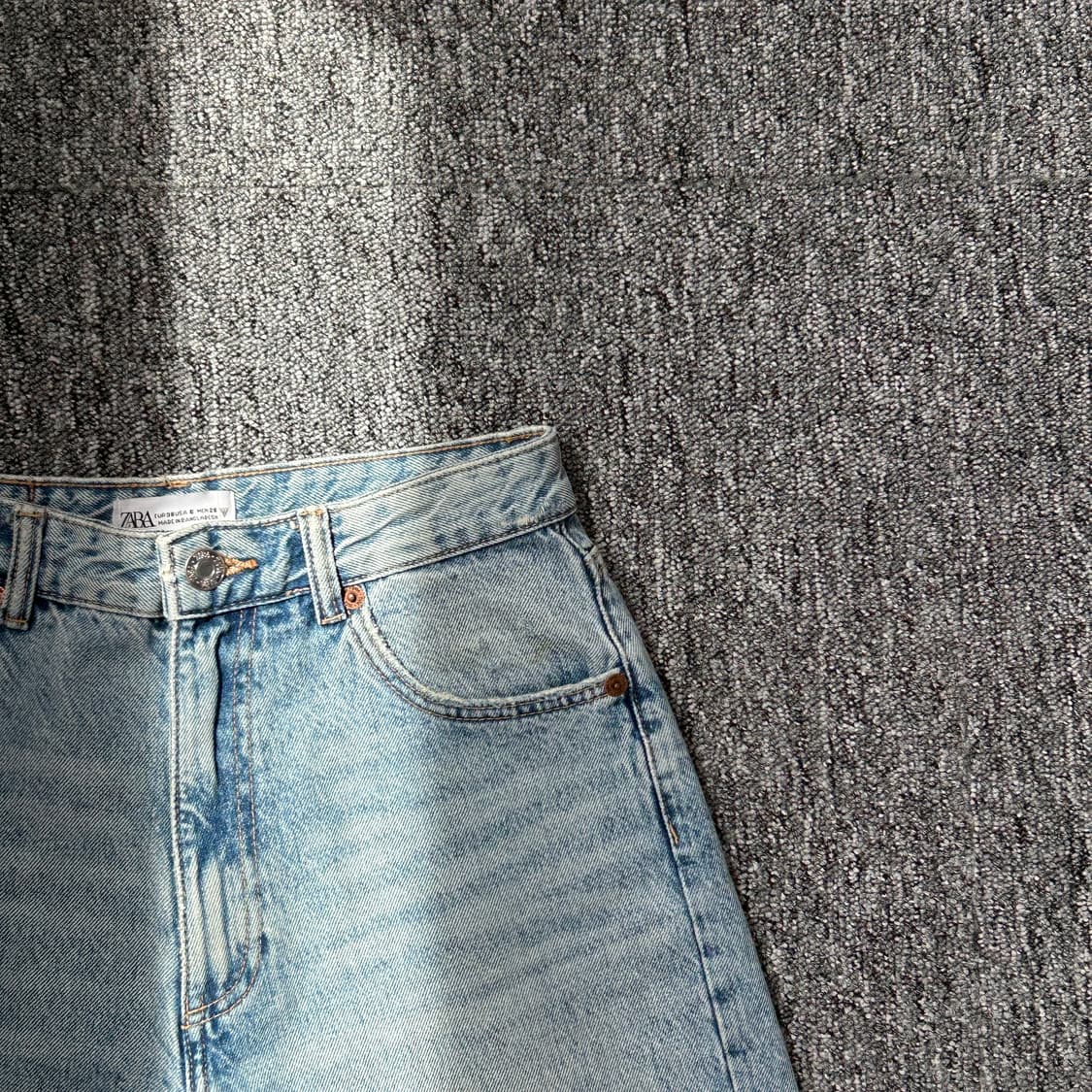 자라 연청 데미지 데님 팬츠 상품이미지2