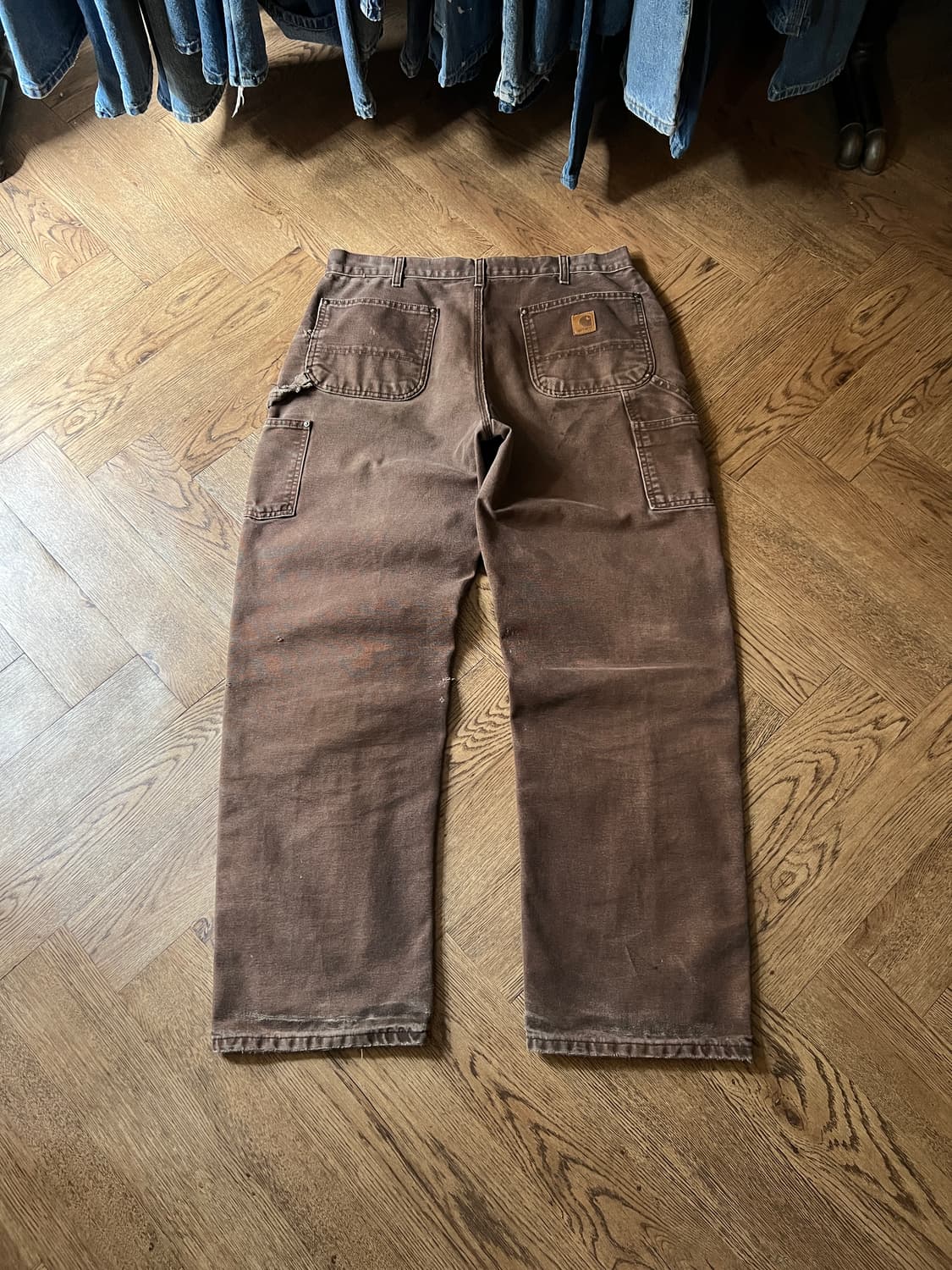 [36]칼하트 USA 데미지드 페이딩 다크브라운 더블니 워크 팬츠 상품이미지2